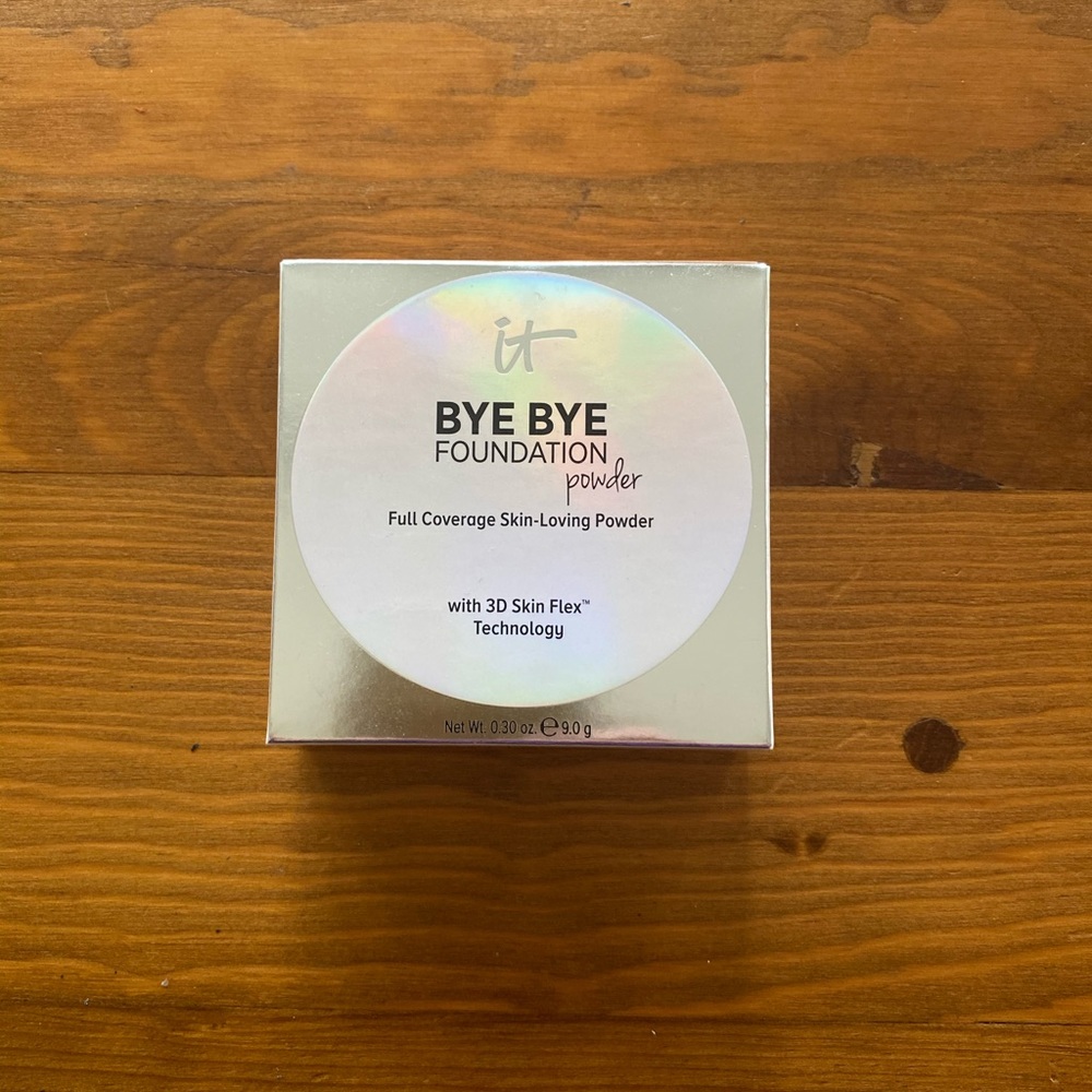 IT Cosmetics Bye Bye Foundation Powder